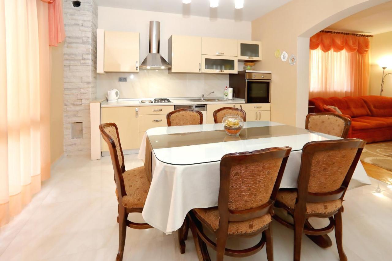 Apartment Lucijan 比比涅 外观 照片