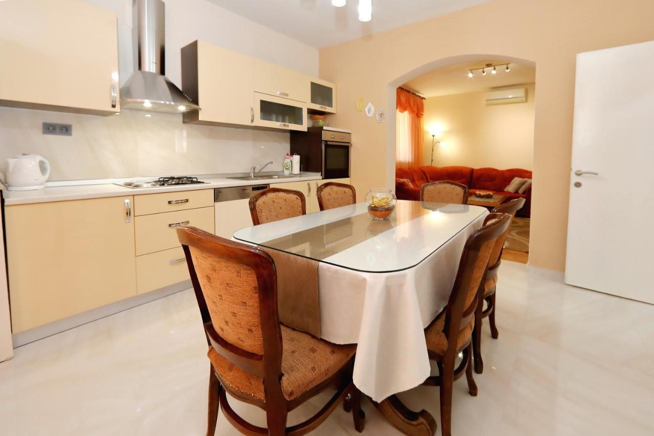 Apartment Lucijan 比比涅 外观 照片