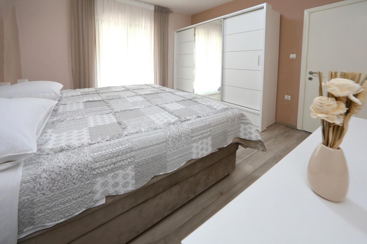 Apartment Lucijan 比比涅 外观 照片