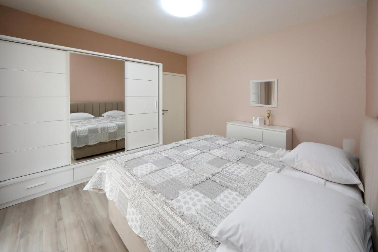 Apartment Lucijan 比比涅 外观 照片