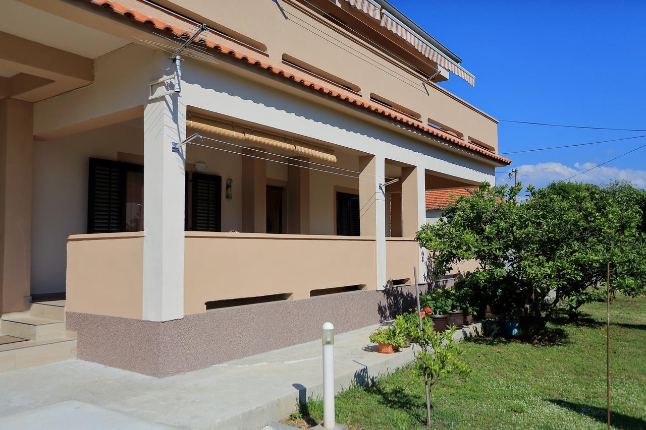 Apartment Lucijan 比比涅 外观 照片